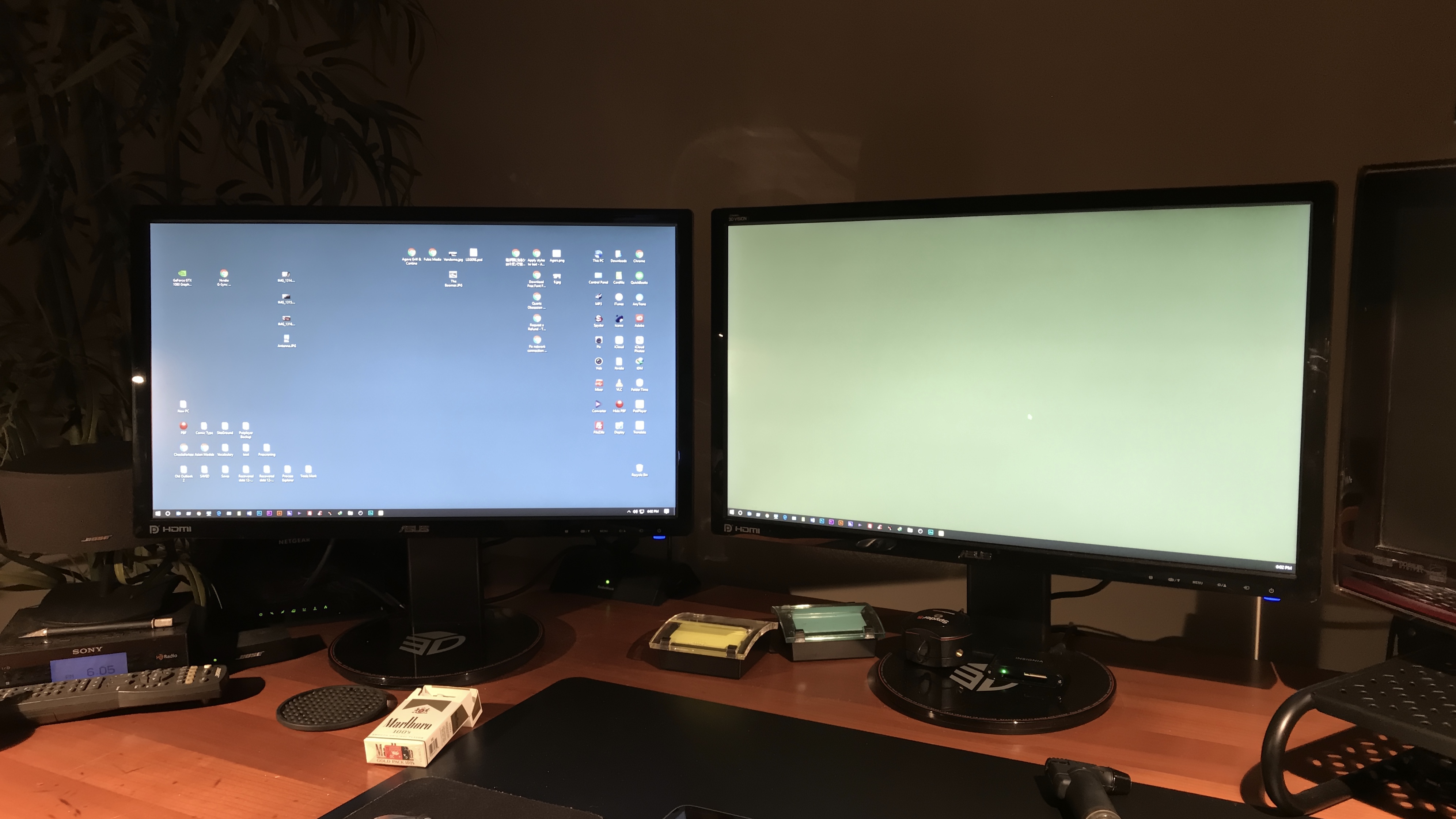 Identical full taskbar on dual monitors • Discussions • DisplayFusion by  Binary Fortress Software